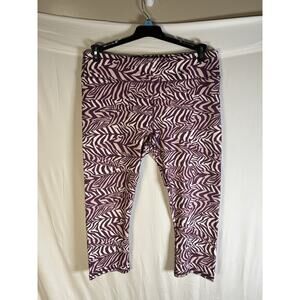 Fabletics Salar Powerhold Crop Legging Womens XL NWT Purple Zebra Print Exercise
